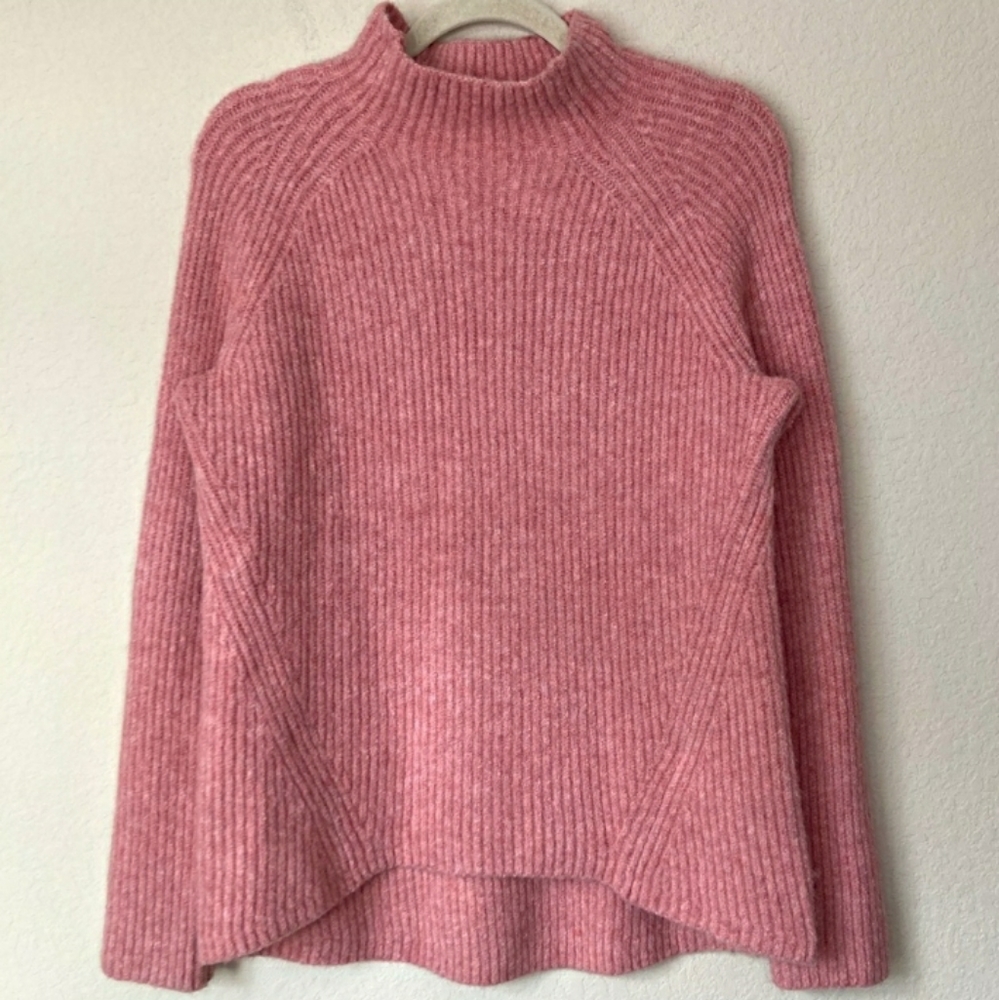 Madewell Pink Sweater with Ribbed Design